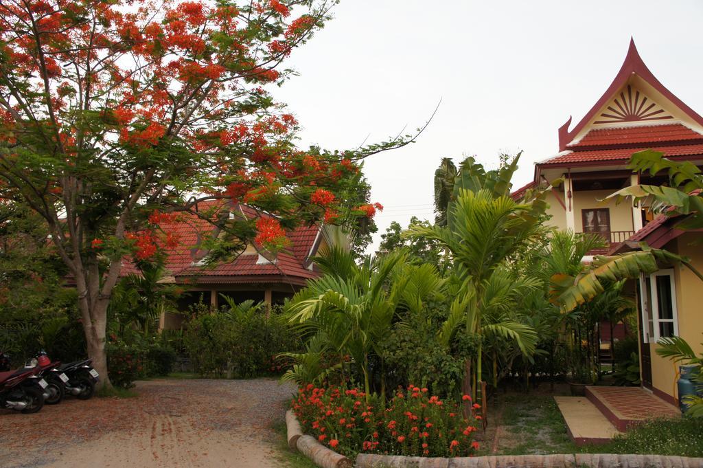 Palm Village Rawai Kültér fotó