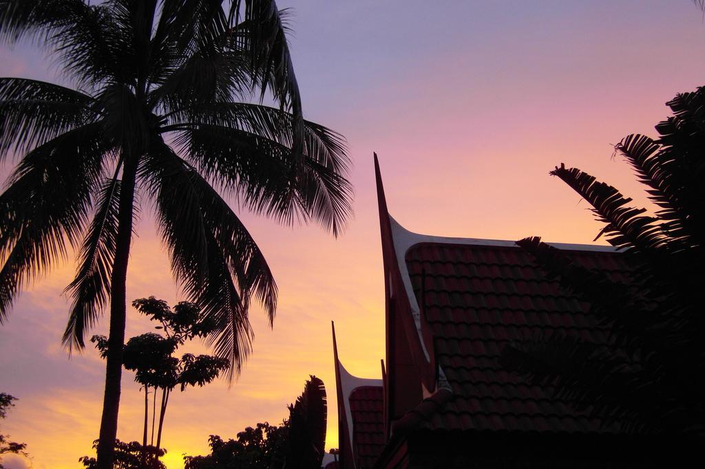 Palm Village Rawai Kültér fotó